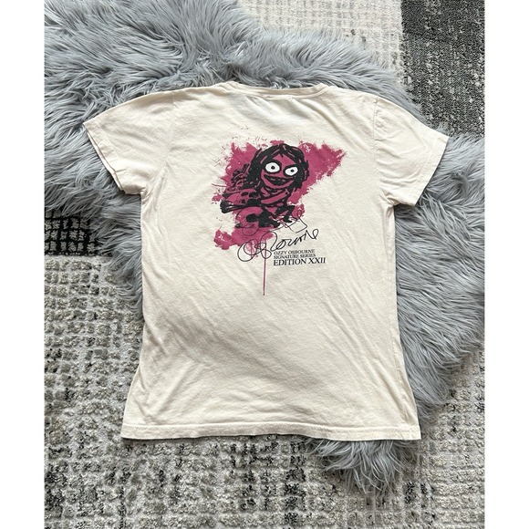Ozzy Osbourne Hard Rock Cafe Women's T Size LG‎ Signature Series XXII Gothenburg - Picture 1 of 5